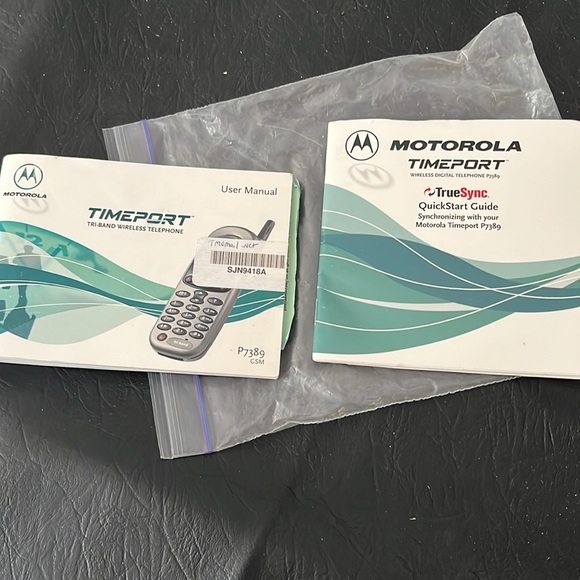 Motorola time port tri band wireless telephone user manual P7389CSM - Picture 2 of 5